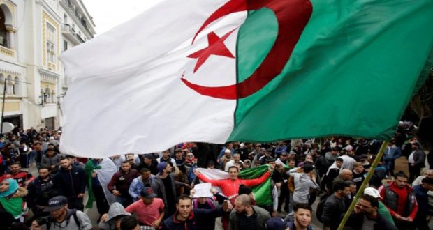لماذا لا يصل شباب الجزائر إلى أعلى الهيكل الهرمي في الأحزاب؟